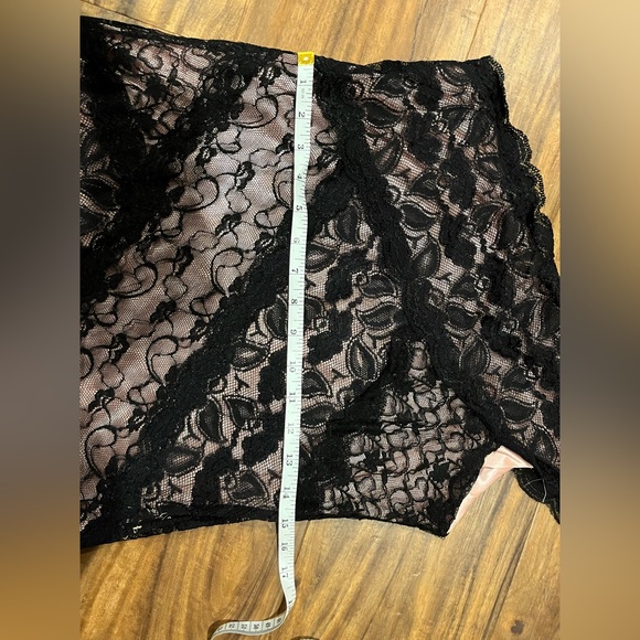 Bodycon lace dress. Suzy shier - Picture 3 of 7